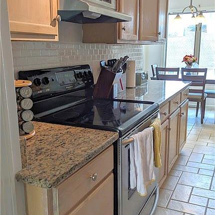4th image of 3 Canary Ct