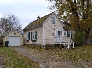 433 Dale St SW, Hutchinson, MN 55350