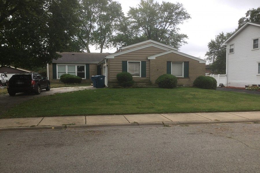 1st image of 1013 E 153rd St