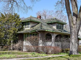 370 Walnut St, Winnetka, IL 60093