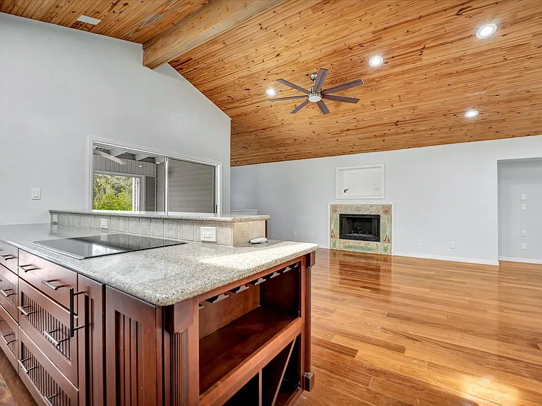 631 Harbor Ave — Photo 15