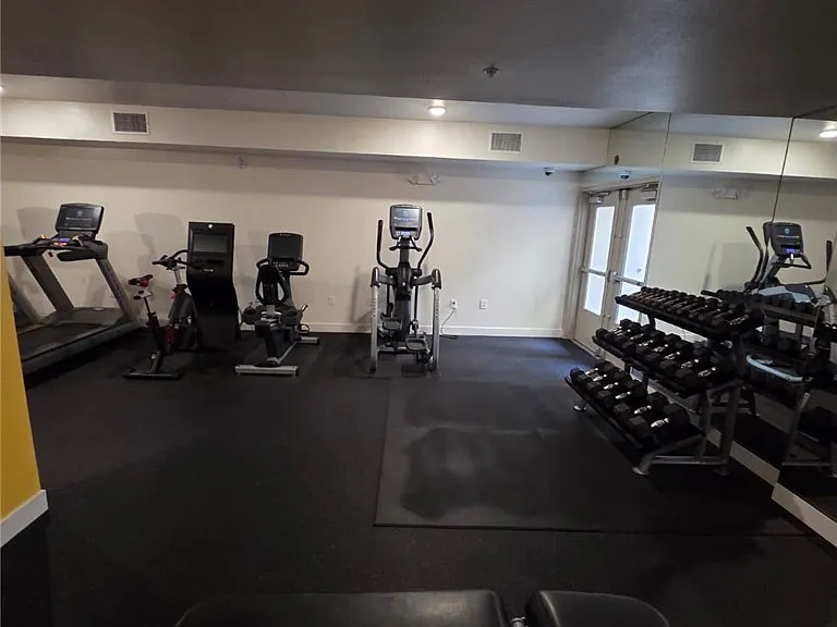 436 S Virgil Ave #405 — Photo 18