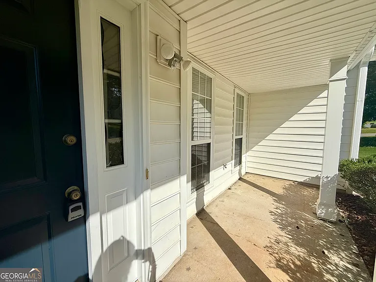 2700 Woodbine Hill Way — Photo 2
