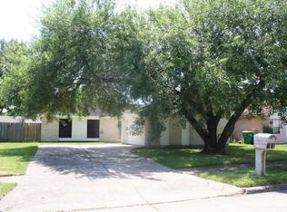 4906 Sandalwood Cir, Baytown, TX 77521