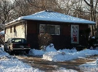 31 1/2 Prospect St, Roosevelt, NY 11575