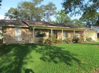 2118 Crestwood Dr, Picayune, MS 39466