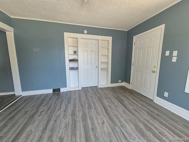16758 Frazho Rd, photo 16