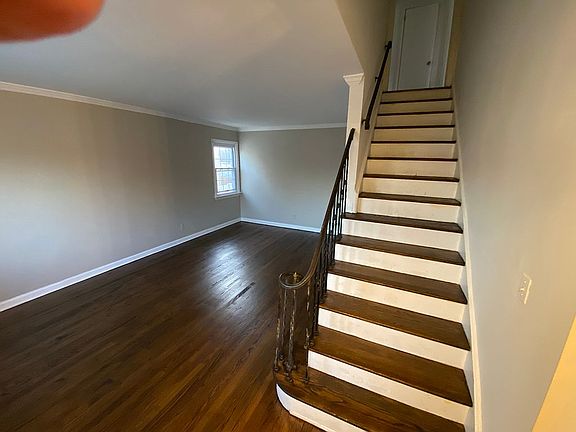 2nd image of 143 Broadway
