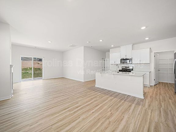 5th image of 12028 Zazu Way