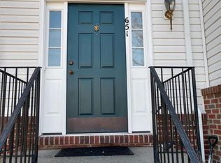 651 McLeary Sq SE, Leesburg, VA 20175