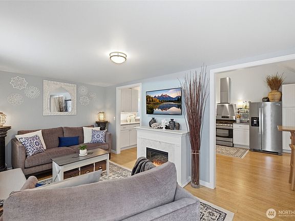 4th image of 10611 2nd Place SW