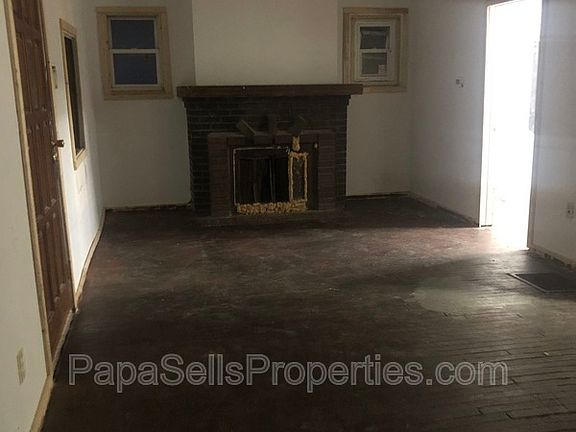 5th image of 327 E Stuart Ave