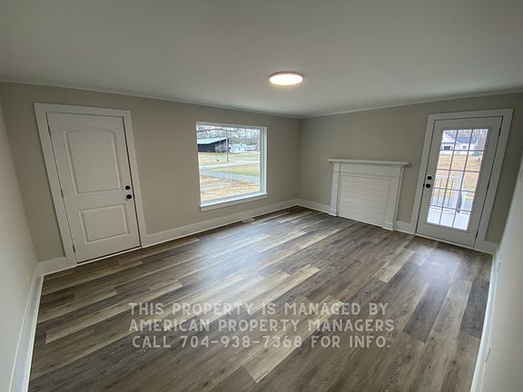 2nd image of 1830 Hollywood Dr