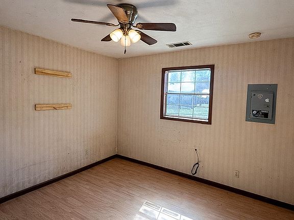 3rd image of 7394 Benjestown Rd