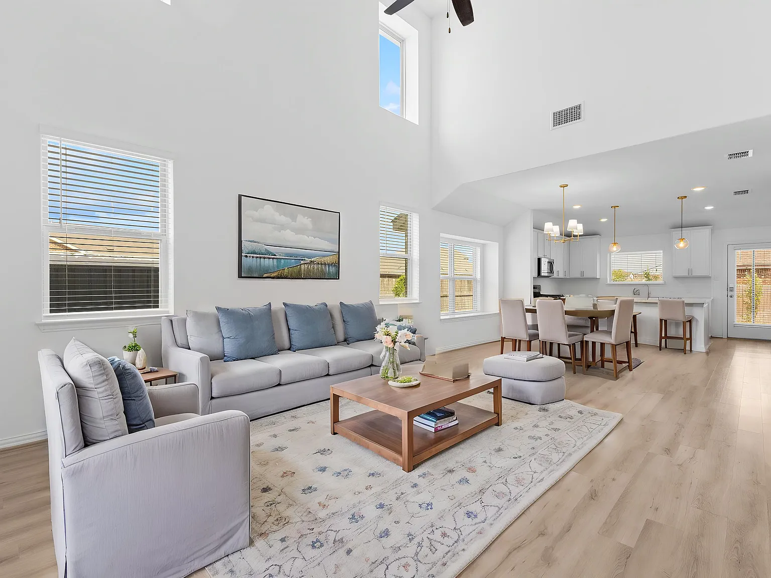 4 bed, 2.5 bath, 2121 sqft, $2,495 — Photo 4