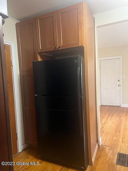 4th image of 18 Irons Lane
