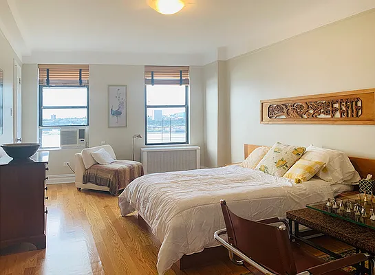 Rented by Compass | media 21