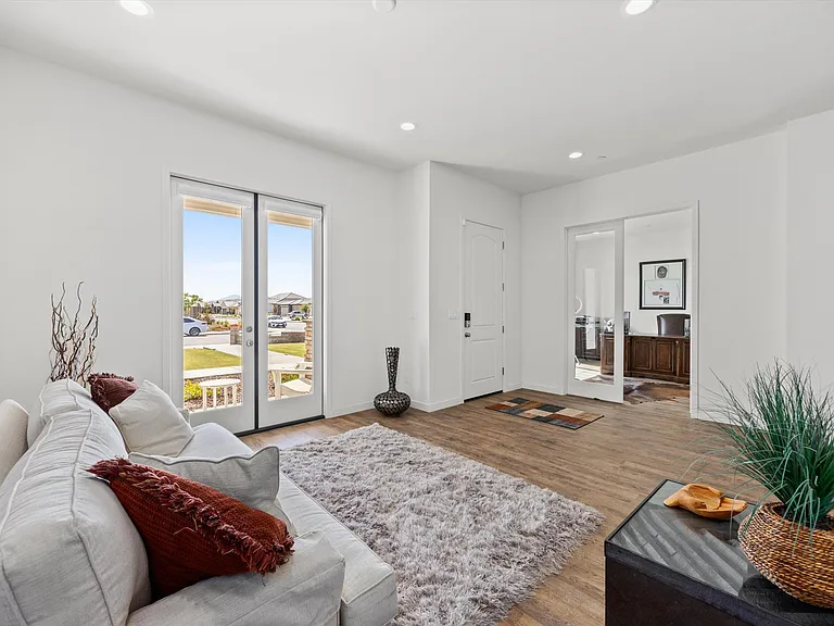 815 Gilsum Ct — Photo 47