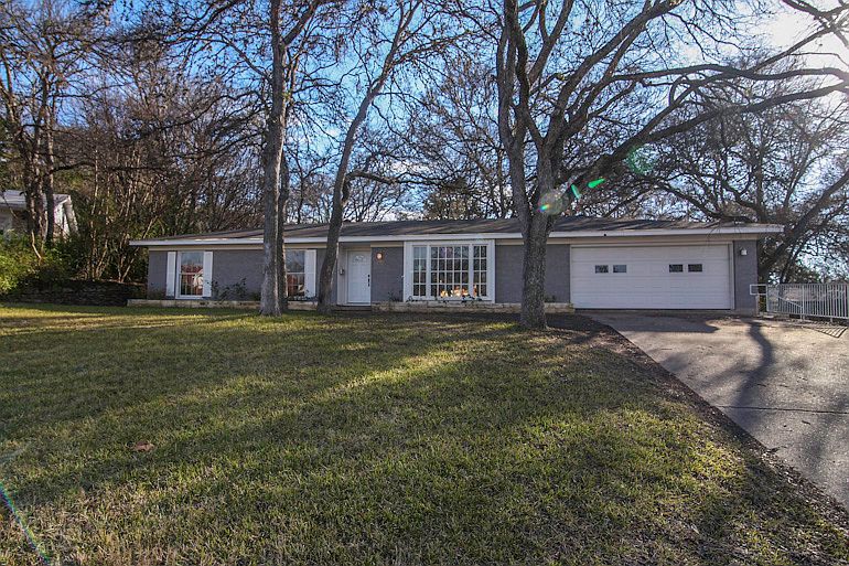 1st image of 2403 Homedale Cir