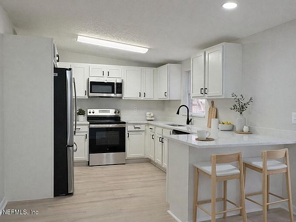 5th image of 2819 LAUDERDALE Drive E