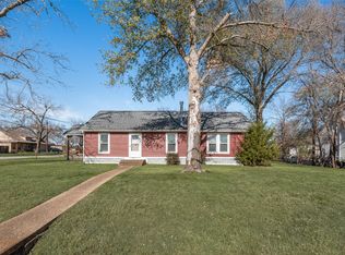 106 W 2nd North St, Kaufman, TX 75142