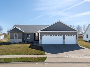 761 Sweet Wood Ln, Blue Grass, IA 52726