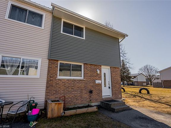 4th image of 400 Westwood Dr #B4