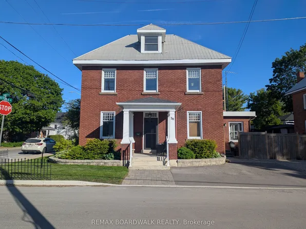 30 Emily St, Carleton Place, ON K7C 1S2