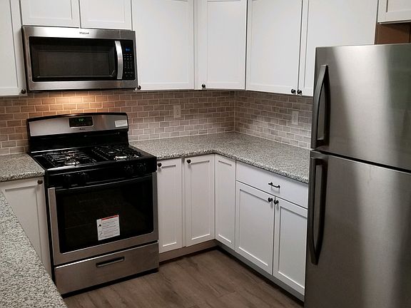 4th image of 6283 Lakewood Ave