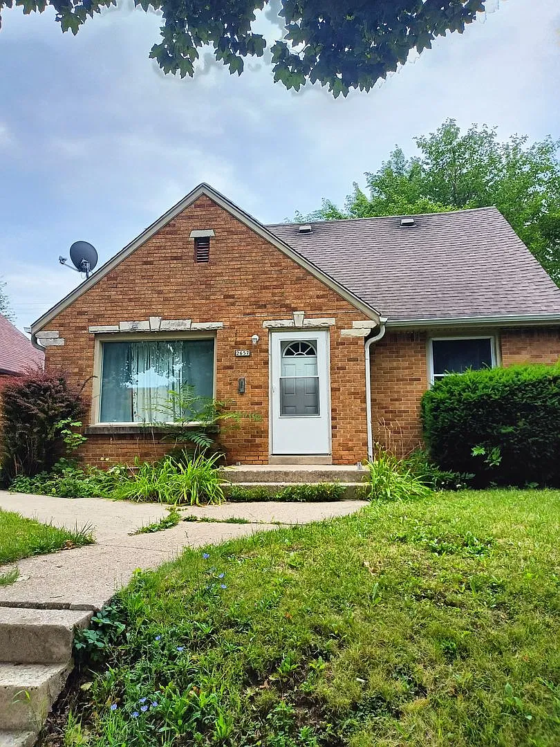 3 Bedroom 3 bathroom Single Family Home — Photo 1