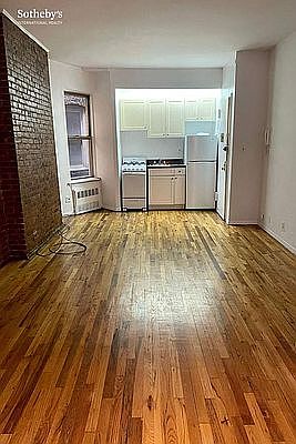 3rd image of 2274 Broadway #2A