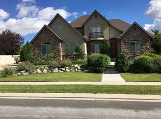 1044 W Louise Meadow Dr, South Jordan, UT 84095