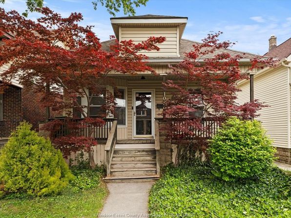 1056 Gladstone Ave, Windsor, ON N9A 2R8