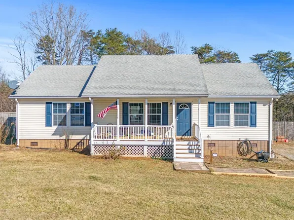 110 Chase Hill Ln, Evington, VA 24550