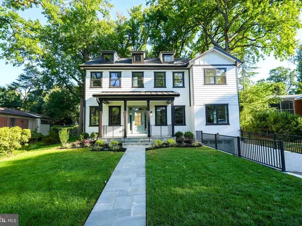 1103 Trinity Dr, Alexandria, VA 22314