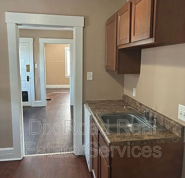 1002 Auburn St #2 — Photo 11