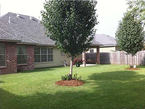 4th image of 208 Southlake Cir