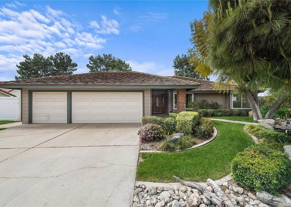 4951 Oak Tree Ct