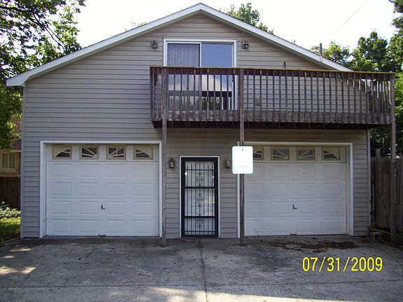 2.5 Car Garage with Bonus Room