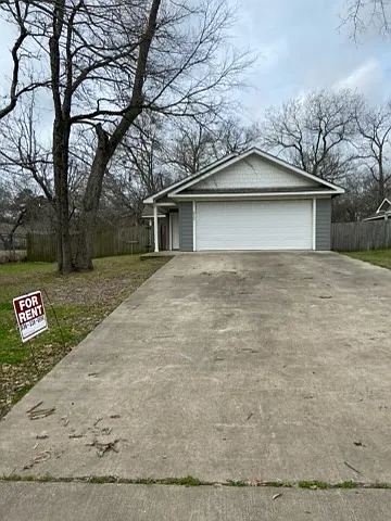 3 bed, 1225 sqft, $1,400 — Photo 1