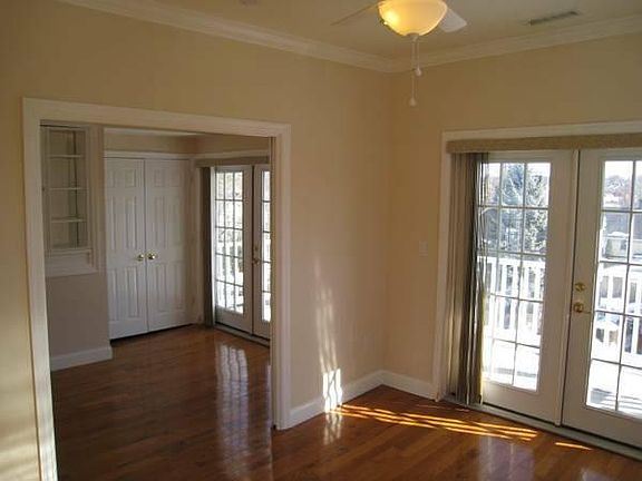 3rd image of 267 Willett Ave #Second