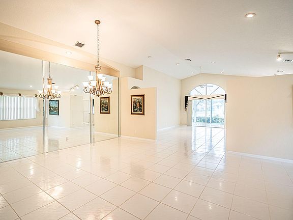 5th image of 9527 Honeybell Cir