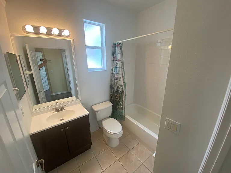 302 Bluff Pass Dr — Photo 14