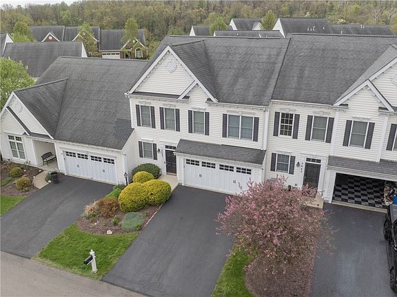 2nd image of 2043 Croghan Dr