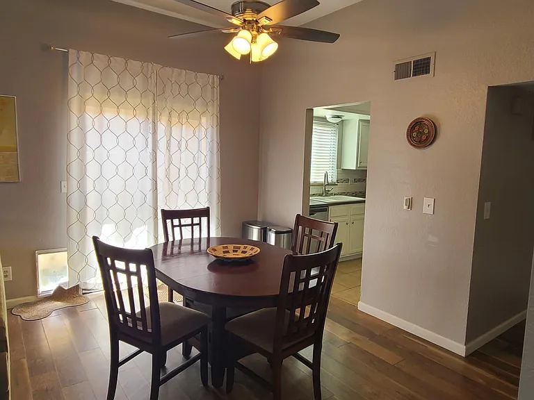 1126 E Charleston Ave — Photo 12
