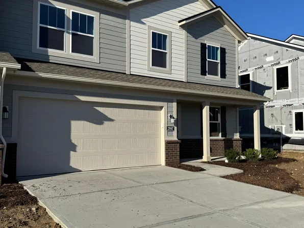 2897 Woods Edge Dr, Greenwood, IN 46143