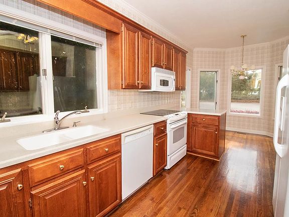3rd image of 217 Club Villa Dr W