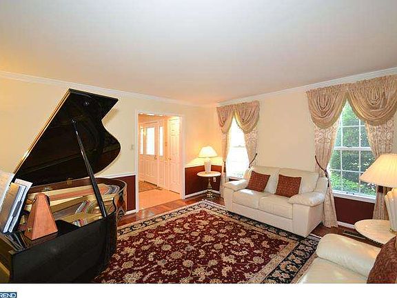 5th image of 190 Anselm Dr