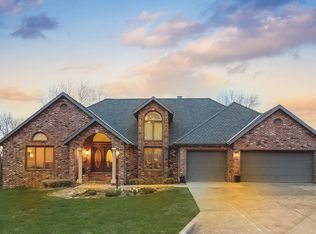 3711 Pleasant Valley Dr, Nixa, MO 65714