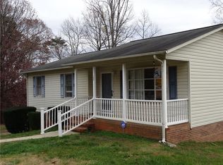120 Foxdale Dr, King, NC 27021